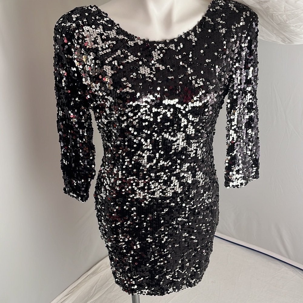 Olga and Maya black and silver sequin three quarter sleeve mini dress L